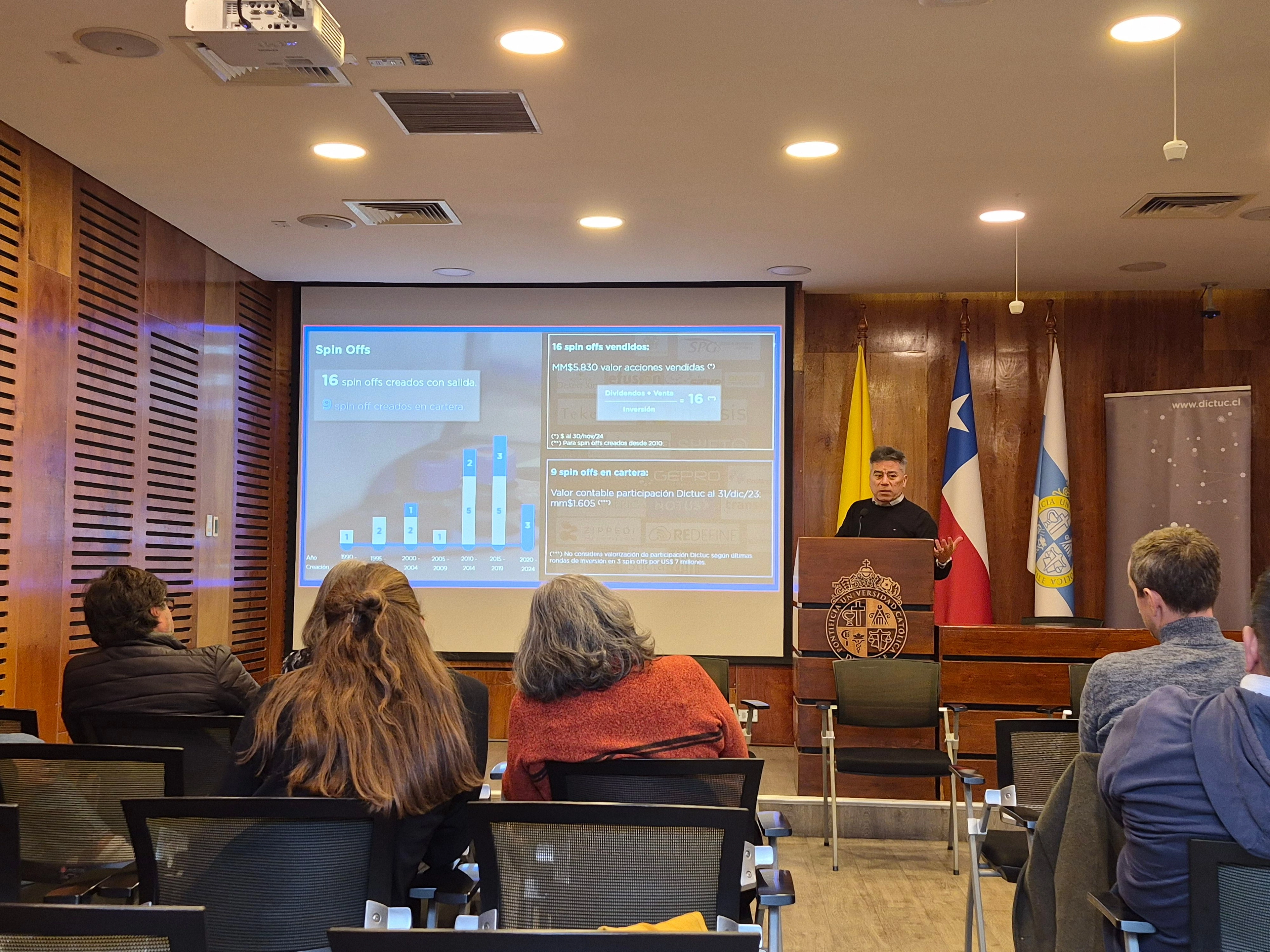 Dictuc comparte su experiencia en transferencia tecnológica en taller de Ciencia 2030 UC